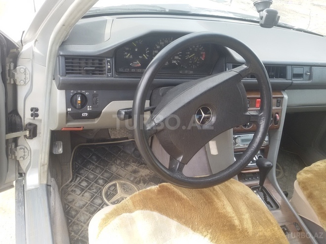 Mercedes E 230 1987, 287,477 km - 2.3 л - Bakı