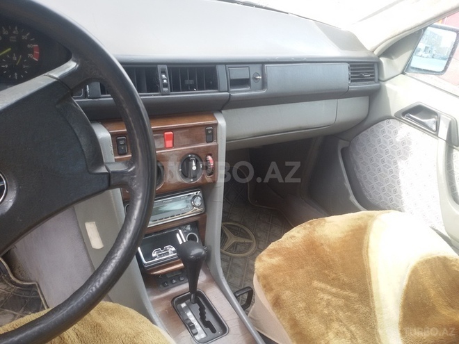 Mercedes E 230 1987, 287,477 km - 2.3 л - Bakı