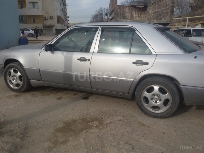 Mercedes E 230 1987, 287,477 km - 2.3 л - Bakı