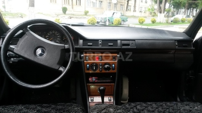 Mercedes E 230 1991, 330,000 km - 2.3 l - Balakən