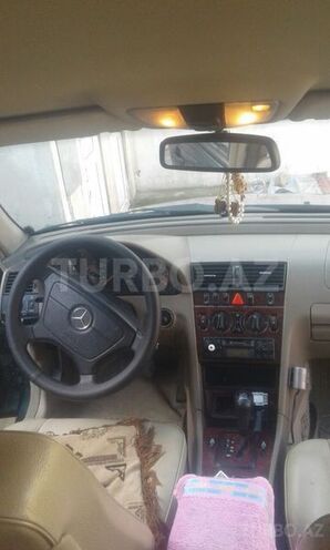 Mercedes C 220 2000, 188,000 km - 2.2 l - Bakı