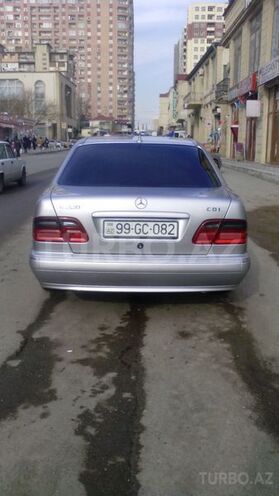 Mercedes E 220 1999, 268,000 km - 2.2 l - Bakı