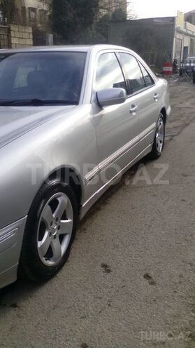 Mercedes E 220 1999, 268,000 km - 2.2 l - Bakı