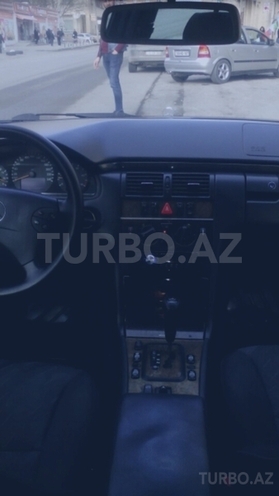Mercedes E 220 1999, 268,000 km - 2.2 l - Bakı