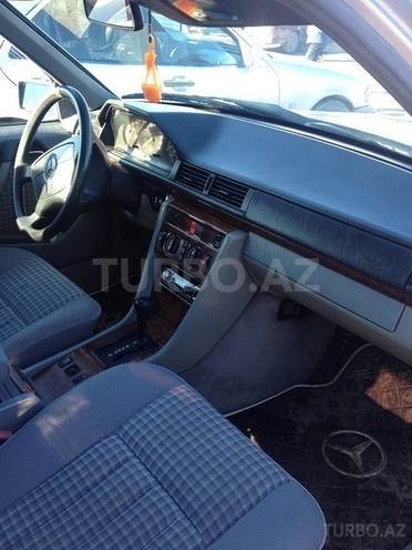 Mercedes E 300 1993, 477,000 km - 3.0 л - Bakı