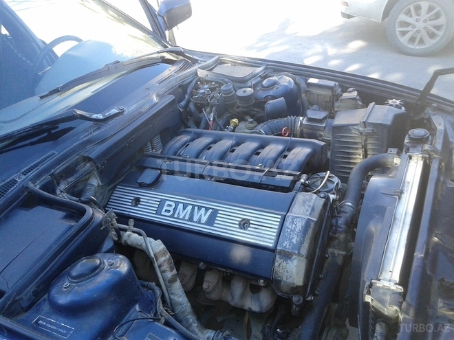 BMW 525 1992, 300,000 km - 2.5 l - Bakı