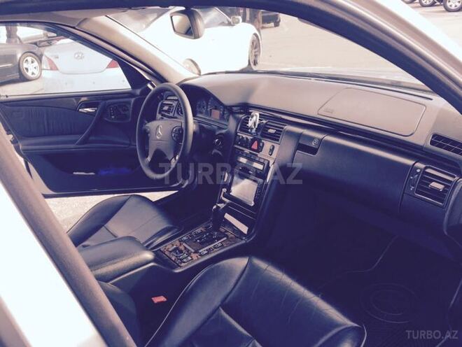 Mercedes E 320 2000, 258,000 km - 3.2 l - Bakı