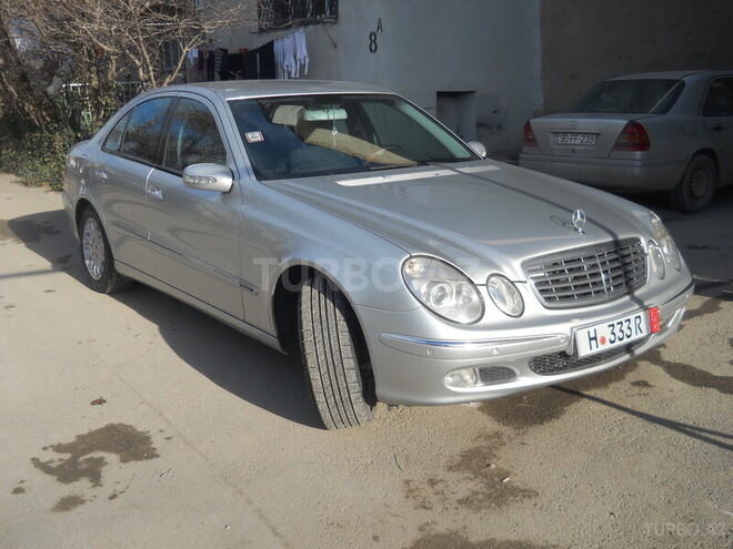 Mercedes E 220 2003, 24,500 km - 2.2 л - Sumqayıt