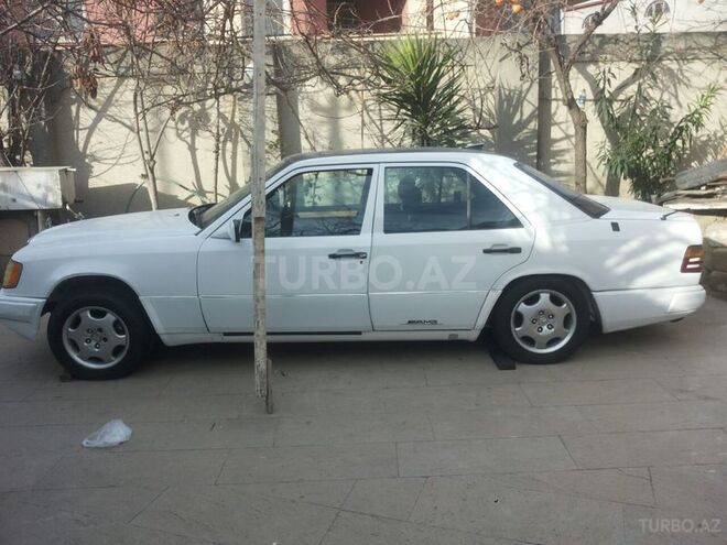 Mercedes E 260 1986, 436,000 km - 2.6 l - Bakı