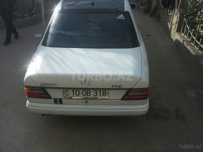 Mercedes E 260 1986, 436,000 km - 2.6 l - Bakı