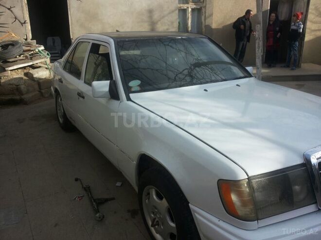 Mercedes E 260 1986, 436,000 km - 2.6 l - Bakı