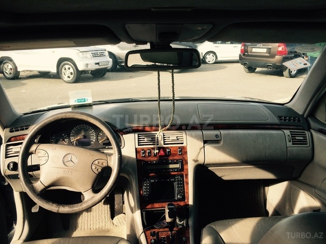 Mercedes E 240 2001, 248,439 km - 2.4 l - Bakı
