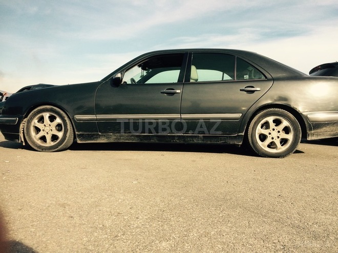 Mercedes E 240 2001, 248,439 km - 2.4 l - Bakı