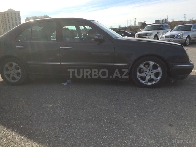 Mercedes E 240 2001, 248,439 km - 2.4 l - Bakı