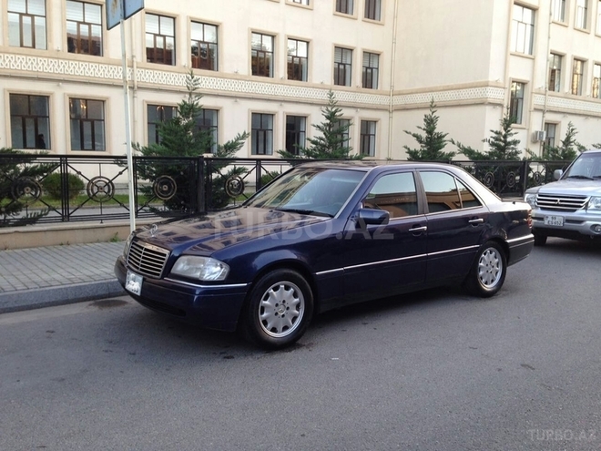 Mercedes C 220 1995, 400,000 km - 2.2 l - Bakı