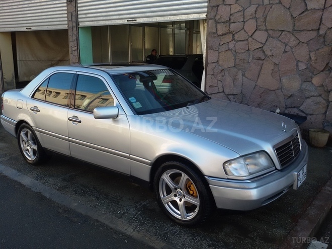 Mercedes C 220 1996, 197,000 km - 2.2 l - Gəncə