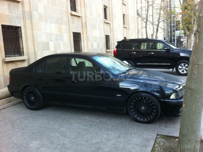 BMW 525 2002, 180,000 km - 2.5 л - Bakı