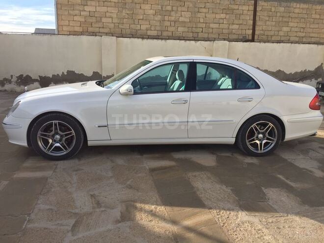 Mercedes E 240 2003, 247,000 km - 2.6 l - Bakı