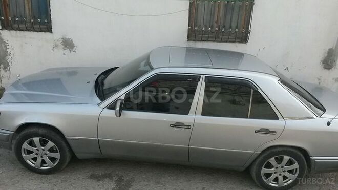 Mercedes E 200 1993, 430,000 km - 2.0 l - Bakı