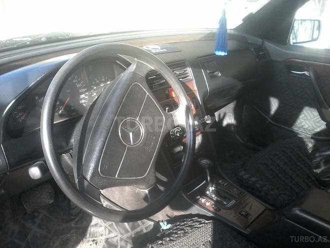 Mercedes C 200 1995, 300,000 km - 2.0 l - Bakı