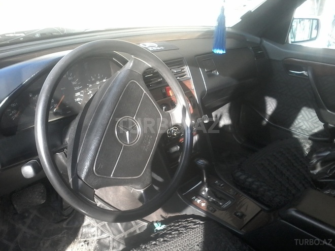 Mercedes C 200 1995, 300,000 km - 2.0 l - Bakı