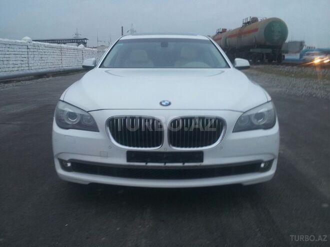 BMW 750 2010, 85,000 km - 4.4 l - Bakı