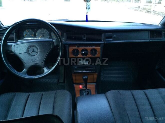 Mercedes 190 1993, 250,000 km - 2.0 l - Sumqayıt