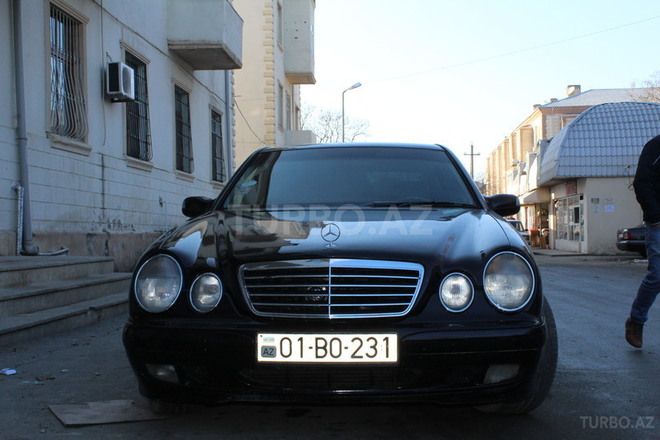 Mercedes E 320 1999, 260,000 km - 3.2 л - Bakı