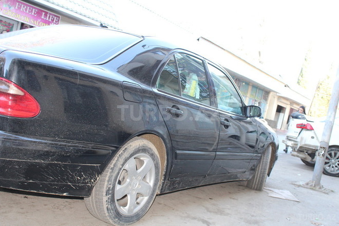 Mercedes E 320 1999, 260,000 km - 3.2 л - Bakı