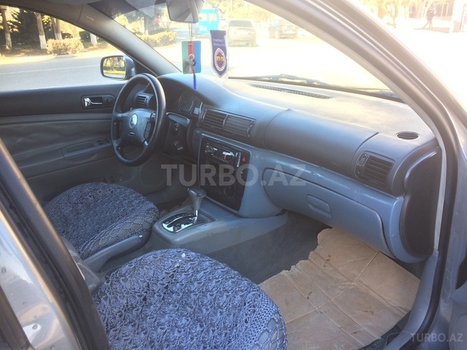 Volkswagen Passat 2002, 243,844 km - 1.8 l - Xırdalan