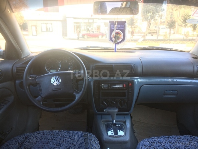 Volkswagen Passat 2002, 243,844 km - 1.8 l - Xırdalan