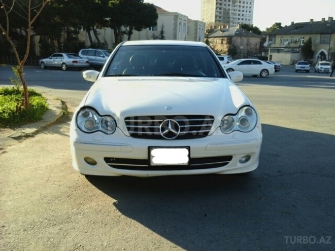Mercedes C 200 2001, 215,000 km - 2.0 l - Bakı