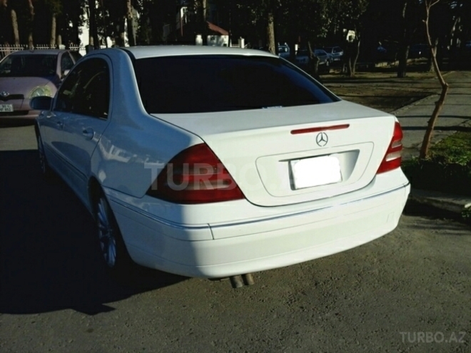 Mercedes C 200 2001, 215,000 km - 2.0 l - Bakı