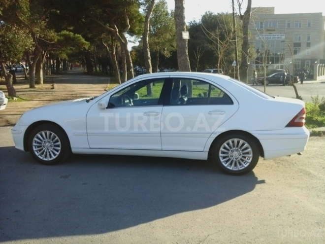 Mercedes C 200 2001, 215,000 km - 2.0 l - Bakı