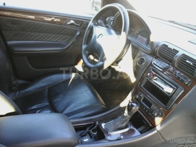 Mercedes C 200 2001, 215,000 km - 2.0 l - Bakı