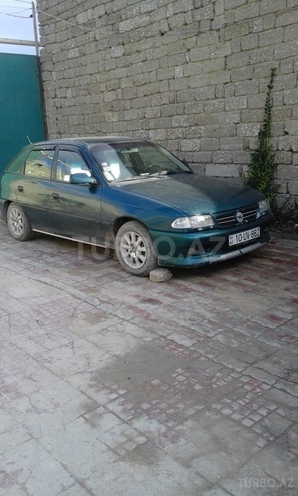 Opel Astra 1996, 250,000 km - 1.6 л - Bakı