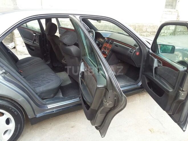 Mercedes E 200 1998, 230,000 km - 2.0 l - Gəncə