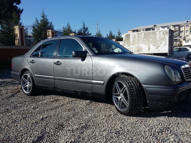 Mercedes E 200 1998, 230,000 km - 2.0 l - Gəncə