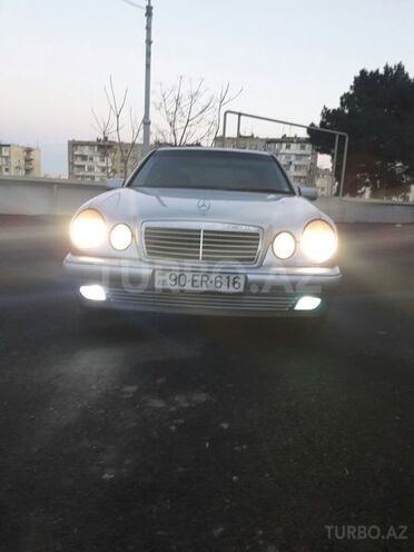 Mercedes E 240 1999, 230,000 km - 2.4 l - Bakı