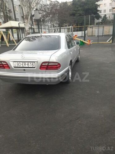 Mercedes E 240 1999, 230,000 km - 2.4 l - Bakı