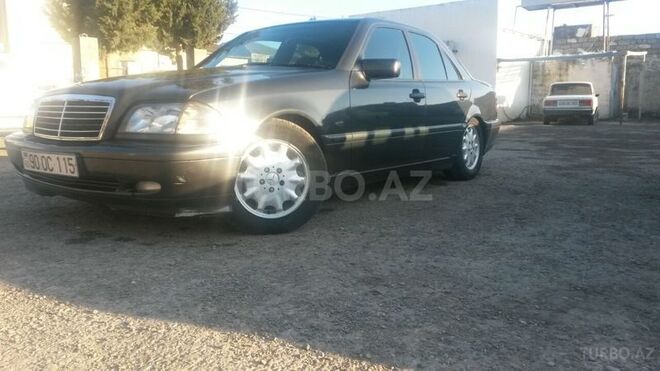 Mercedes C 180 2000, 180,000 km - 1.8 л - Bakı