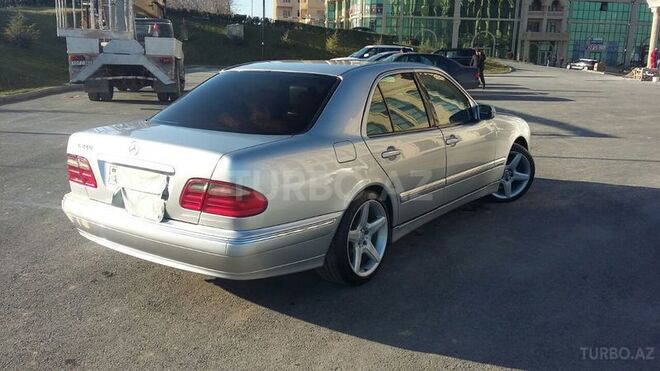 Mercedes E 240 2000, 256,000 km - 2.6 l - Bakı