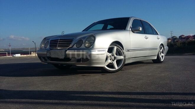 Mercedes E 240 2000, 256,000 km - 2.6 l - Bakı