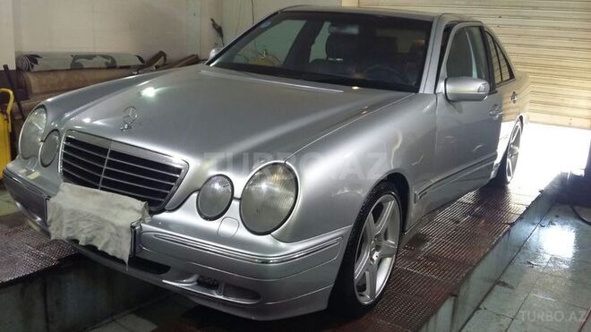 Mercedes E 240 2000, 256,000 km - 2.6 l - Bakı