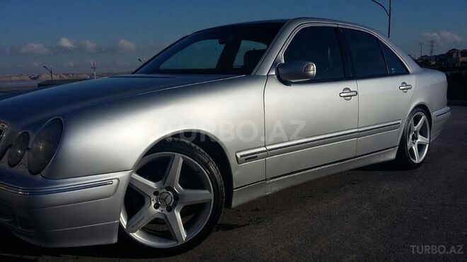 Mercedes E 240 2000, 256,000 km - 2.6 l - Bakı
