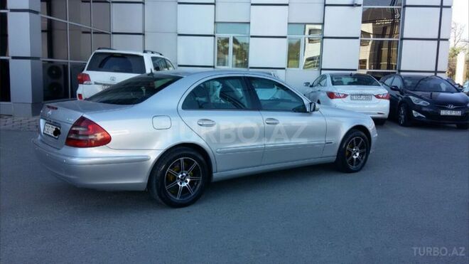 Mercedes E 270 2002, 259,763 km - 2.7 l - Bakı