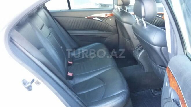 Mercedes E 270 2002, 259,763 km - 2.7 l - Bakı