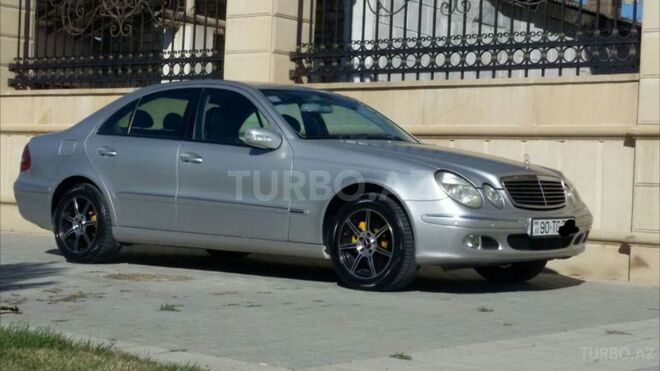 Mercedes E 270 2002, 259,763 km - 2.7 l - Bakı