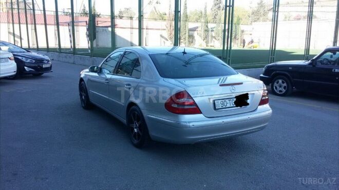 Mercedes E 270 2002, 259,763 km - 2.7 l - Bakı