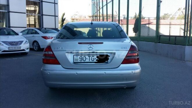 Mercedes E 270 2002, 259,763 km - 2.7 l - Bakı